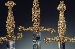 Pere Juan Poch, Vier Dolche zu Rapier-Garnituren, 1556-1575 Foto von vier Dolchen