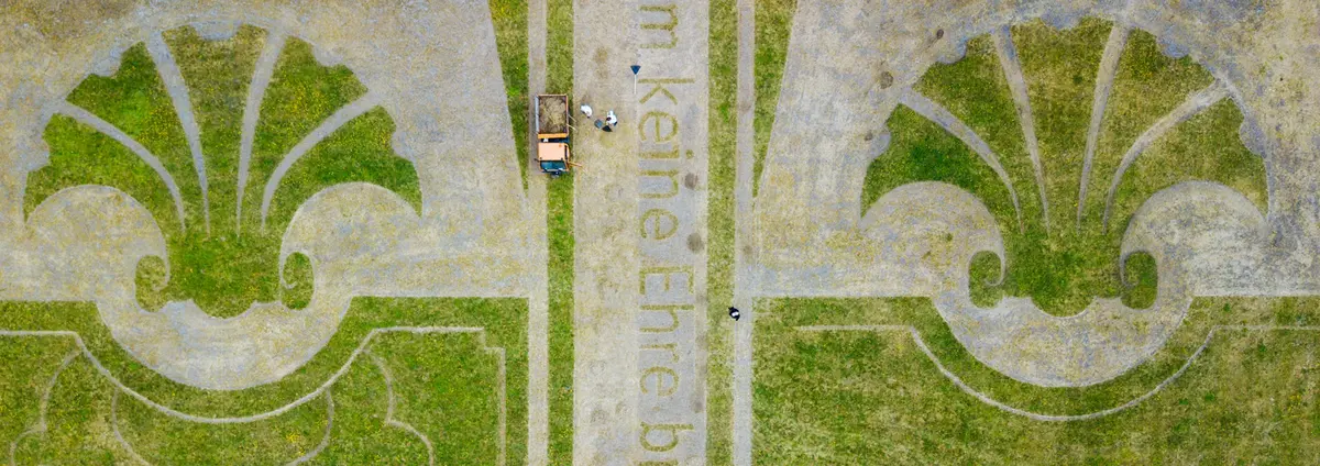 Das Landschaftskunstwerk „Der Garten in mir“ von Künstler Ralf Witthau im Entstehungsprozess, 16.7.2019