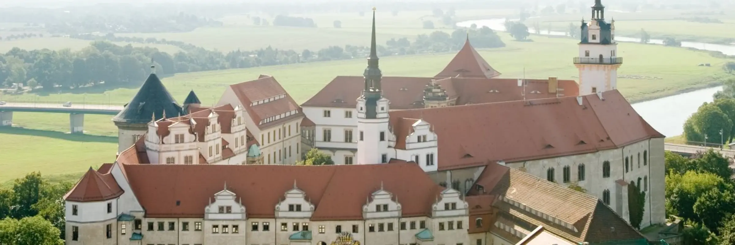 Luftaufnahme vom Schloss Hartenfels