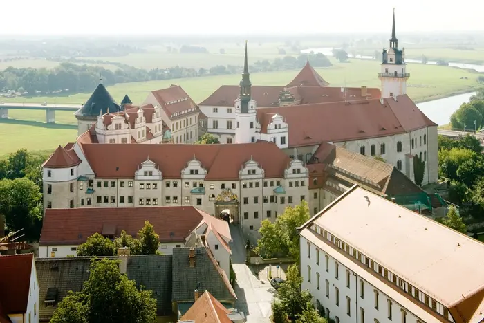 Luftaufnahme vom Schloss Hartenfels