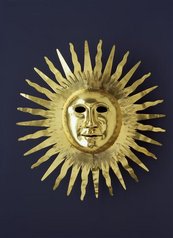 Maske in Form einer Sonne