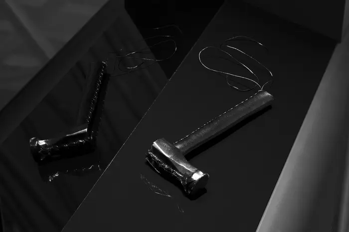 Ausstellungsansicht "Monica Bonvicini und die Werkzeuge des Kurfürsten August von Sachsen"