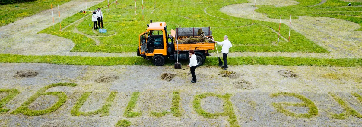 Das Landschaftskunstwerk „Der Garten in mir“ von Künstler Ralf Witthau im Entstehungsprozess, 16.7.2019