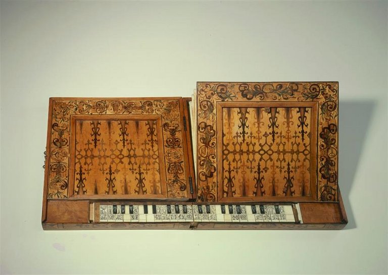 Tasteninstrument mit Blasebalg
