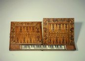 Transportables Harmonium mit Brettspielen Tasteninstrument mit Blasebalg